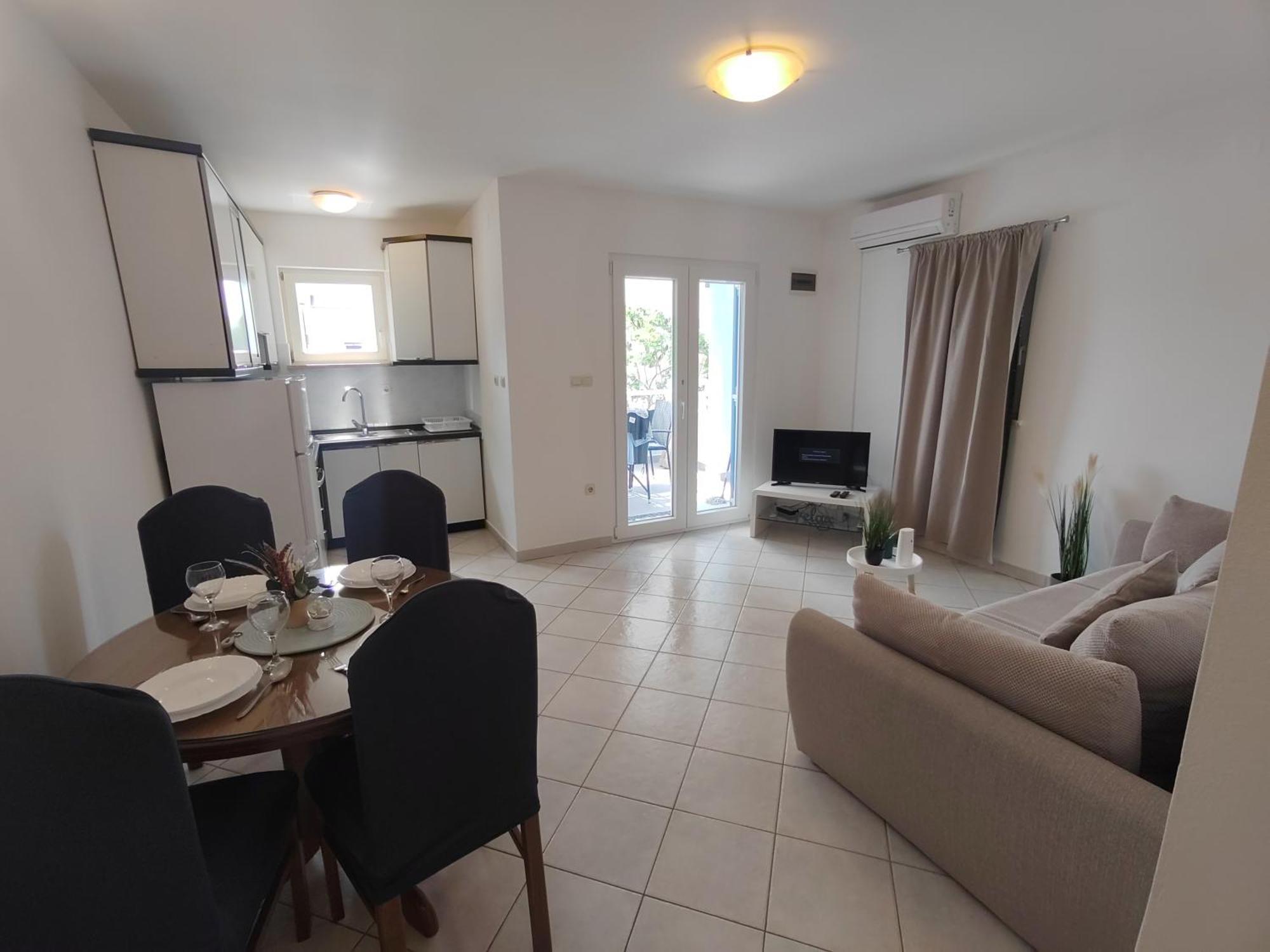 Apartman Karmen Lejlighed Srima Eksteriør billede